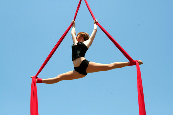 aerial silks gymnastics core arm strength acrobatics